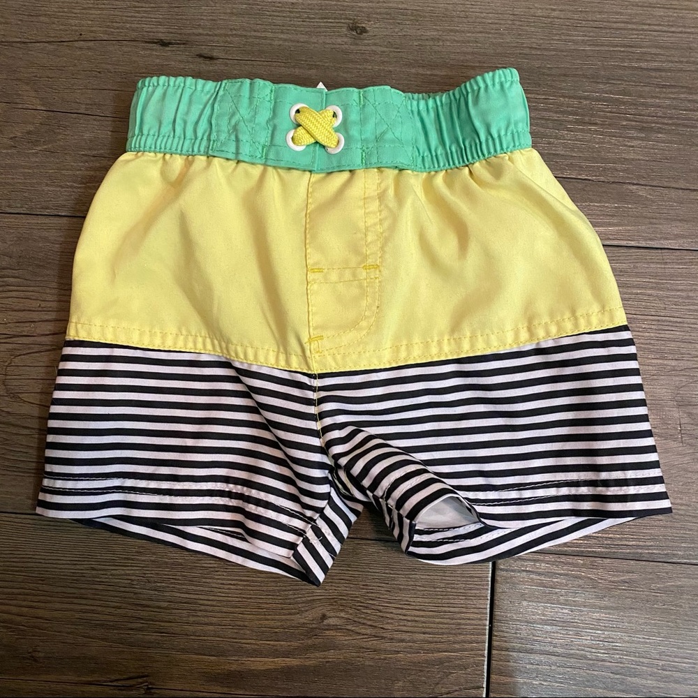 Bundle of 2 boys' swim trunks Size 12m & 18m - Picture 5 of 8